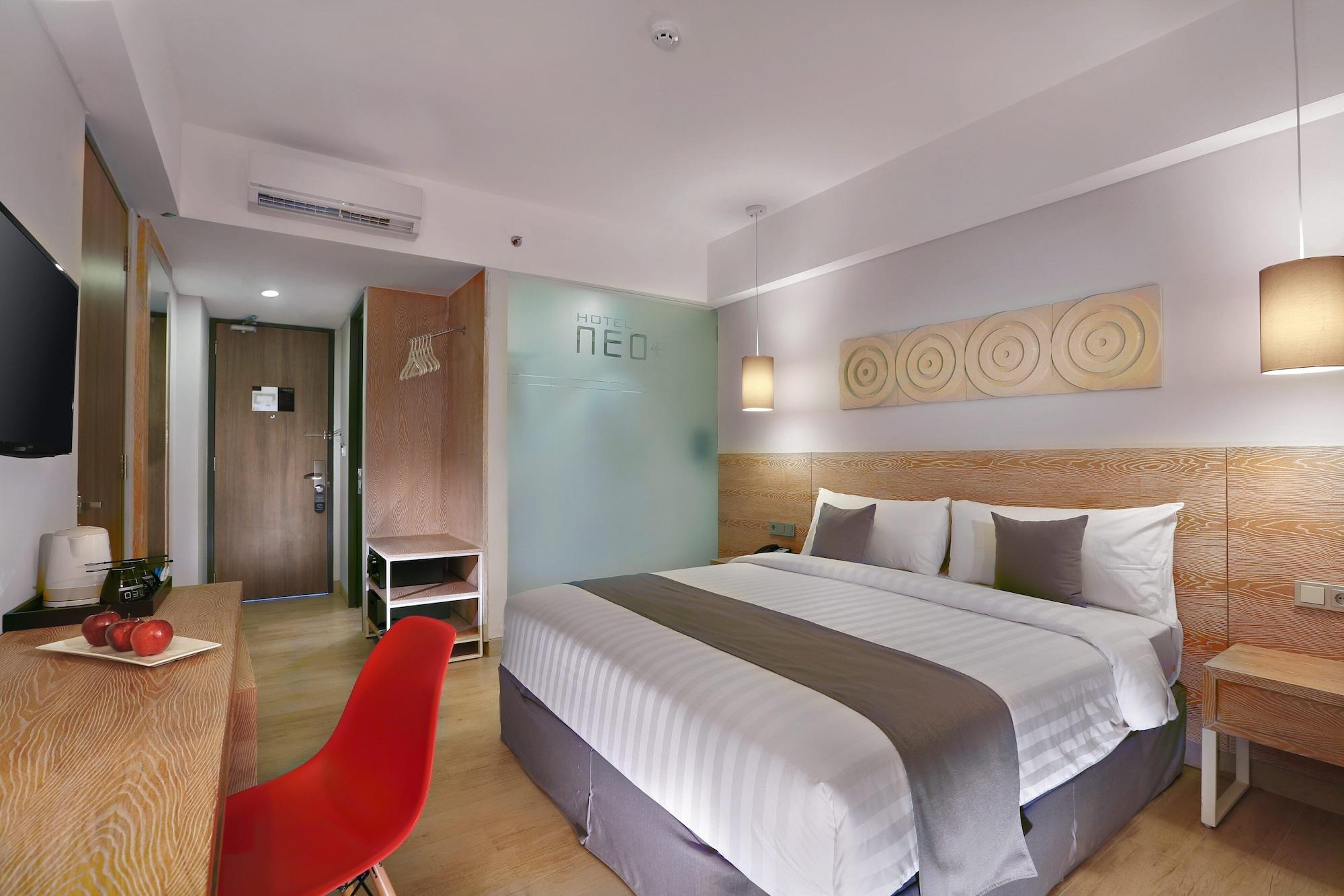 Hotel Neo+ Kuta Legian By Aston Exterior photo