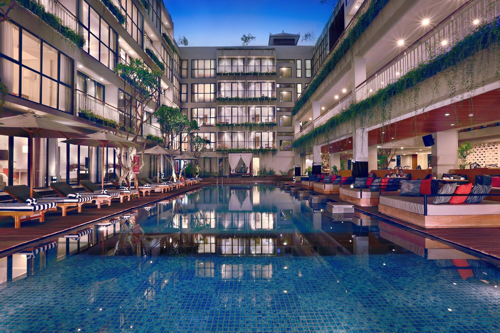 Hotel Neo+ Kuta Legian By Aston Exterior photo