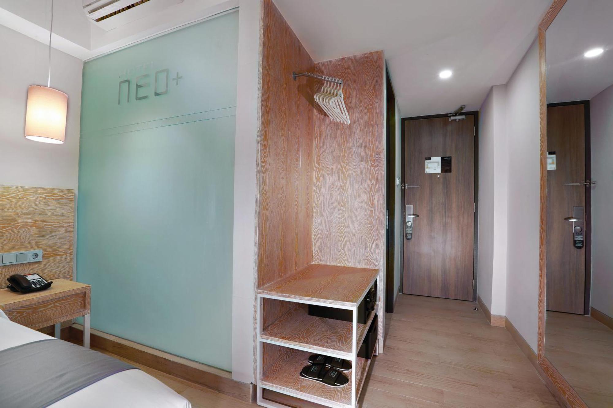 Hotel Neo+ Kuta Legian By Aston Exterior photo