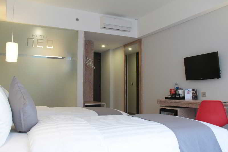 Hotel Neo+ Kuta Legian By Aston Exterior photo